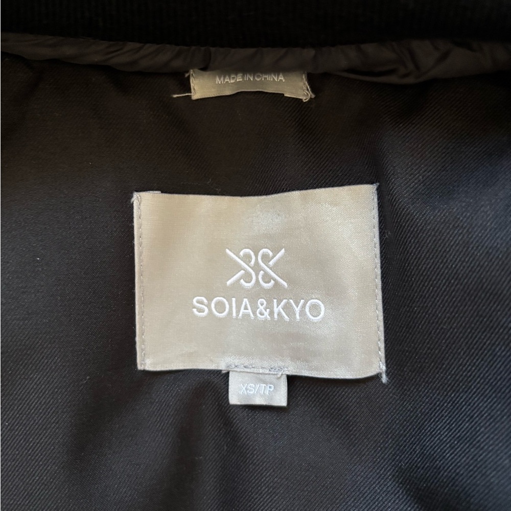 Soia & Kyo Black Puffer Coat with Fur Trim - Picture 4 of 11